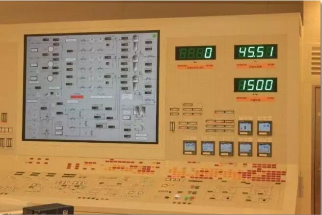 2017年7月22日03時13分，福建福清核電4號機(jī)組汽輪機(jī)轉(zhuǎn)速達(dá)到額定轉(zhuǎn)速1500rpm，標(biāo)志著福清核電4號機(jī)組汽輪發(fā)電機(jī)首次核蒸汽沖轉(zhuǎn)順利實現(xiàn)。沖轉(zhuǎn)期間，主控室靜寂而又緊張，控制屏上的各項參數(shù)在不斷閃爍變化