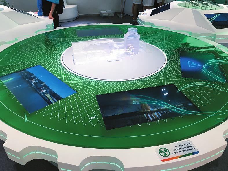 阿斯塔納世博會(huì)上的中國(guó)驕傲核能技術(shù)成主角“未來(lái)能源”落腳點(diǎn)在核聚變 2017阿斯塔納世博會(huì)上展出的未來(lái)核電站模型。 謝文川攝當(dāng)?shù)貢r(shí)間7月3日，本報(bào)記者前往哈薩克斯坦首都阿斯塔納參觀2017阿斯塔納世博會(huì)中國(guó)館