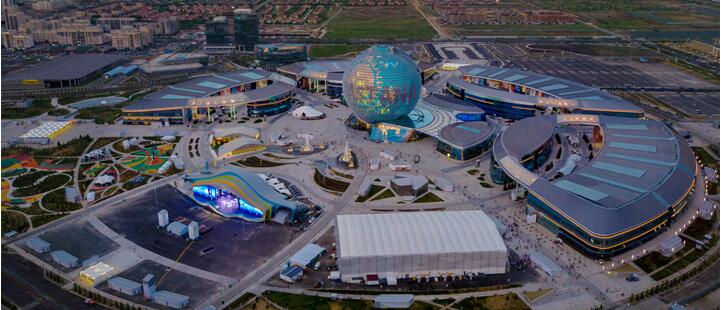 7月18日-20日，以“永不落的太陽——湖南好‘風(fēng)˙光’”為主題的阿斯塔納世博會中國館湖南活動周在哈薩克斯坦首都阿斯塔納舉行。湖南省政協(xié)副主席歐陽斌、中國駐哈薩克斯坦大使張漢暉、中國國際商會秘書長于健龍、哈薩克斯坦農(nóng)業(yè)部副部長伊薩耶娃、哈薩克斯坦企業(yè)家協(xié)會副董事長阿勒塔耶夫出席開幕式并致辭