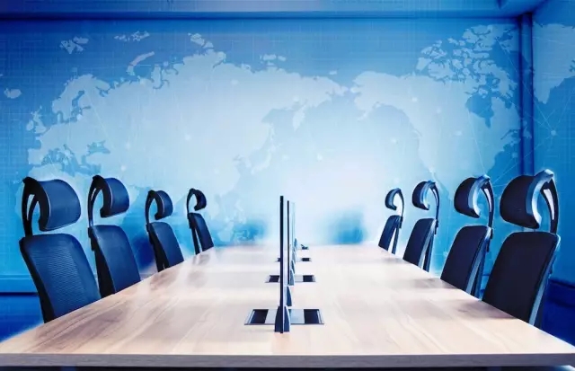 7月26日，《中央企業(yè)公司制改制工作實施方案》公布?！斗桨浮芬螅?017年底前，按照《中華人民共和國全民所有制工業(yè)企業(yè)法》登記、國務(wù)院國有資產(chǎn)監(jiān)督管理委員會監(jiān)管的中央企業(yè)(不含中央金融、文化企業(yè))，全部改制為按照《中華人民共和國公司法》登記的有限責(zé)任公司或股份有限公司，加快形成有效制衡的公司法人治理結(jié)構(gòu)和靈活高效的市場化經(jīng)營機(jī)制