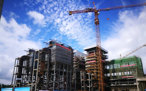 2017年7月19日18時52分，中國能建安徽電建二公司承建的淮北市杜集區(qū)生物質(zhì)熱電項目#2鍋爐水壓試驗一次成功。自#2機組開工以來，中國能建安徽電建二公司杜集項目部對施工計劃、資源投入、人員培訓(xùn)等工作進行了精心策劃和周密安排，工程技術(shù)人員制定了嚴密的作業(yè)方案措施