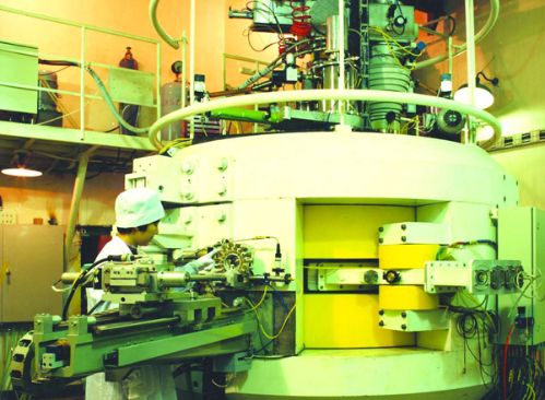 近日，國家技術(shù)監(jiān)督局正式發(fā)布實(shí)施了我國回旋加速器領(lǐng)域兩項(xiàng)國家標(biāo)準(zhǔn)。該標(biāo)準(zhǔn)由中核集團(tuán)原子能院負(fù)責(zé)制定，是我國回旋加速器領(lǐng)域首批國家標(biāo)準(zhǔn)，填補(bǔ)了我國回旋加速器產(chǎn)品標(biāo)準(zhǔn)空白，將進(jìn)一步推動我國回旋加速器向系列化、產(chǎn)業(yè)化方向發(fā)展