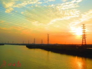 倍增計(jì)劃實(shí)施以來(lái)，一大批重點(diǎn)工程項(xiàng)目相繼啟動(dòng)，無(wú)疑對(duì)東莞電網(wǎng)的智能化、高端化、可靠性提出更高要求。電網(wǎng)規(guī)劃建設(shè)“大會(huì)戰(zhàn)”以來(lái)，東莞電網(wǎng)建設(shè)取得較大的成果，但相比其他先進(jìn)城市，東莞電網(wǎng)的智能化水平還有一定的距離