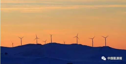 守望相助七十載，壯美亮麗內(nèi)蒙古。8月8日，慶祝內(nèi)蒙古自治區(qū)成立70周年大會(huì)在內(nèi)蒙古少數(shù)民族群眾文化體育運(yùn)動(dòng)中心舉行