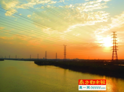 8月11日，東莞市電網(wǎng)及信息基礎(chǔ)設(shè)施建設(shè)工作會議召開，標志著東莞“電網(wǎng)升級行動”正式啟動。早在6月底，《東莞市電網(wǎng)升級行動計劃(2017-2020年)實施方案》已經(jīng)印發(fā)