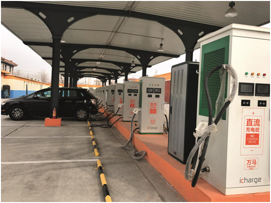  “萬馬新能源產(chǎn)業(yè)打造新能源產(chǎn)業(yè)生態(tài)鏈，采用車樁一體化運營，快充網(wǎng)絡(luò)建設(shè)與新能源物流車運營相輔相成，提高充電樁的使用率和能源效率，在滿足車輛充電需求的前提下實現(xiàn)資源的最大化利用。”萬馬奔騰新能源產(chǎn)業(yè)有限公司(以下簡稱萬馬新能源產(chǎn)業(yè))總裁施澤忠在接受《新能源汽車報》采訪時表示