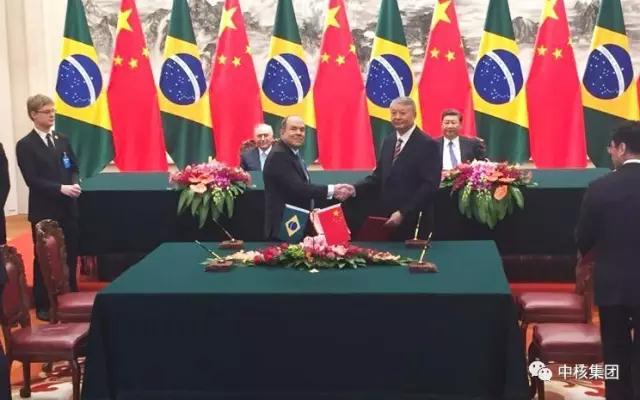 9月1日，在第九屆金磚國(guó)家峰會(huì)前夕，中國(guó)國(guó)家主席習(xí)近平與巴西總統(tǒng)特梅爾在北京人民大會(huì)堂共同見證，中核集團(tuán)董事長(zhǎng)王壽君與巴西國(guó)家電力公司、巴西核電公司共同簽署了合作諒解備忘錄，就中巴雙方建設(shè)安哥拉3號(hào)核電站及未來新建核電項(xiàng)目合作達(dá)成重要共識(shí)。這是中核集團(tuán)繼今年與阿根廷簽署核電協(xié)議之后，積極響應(yīng)“一帶一路”倡議在拉美市場(chǎng)取得的又一成果，不僅為中巴核能合作創(chuàng)造了條件，對(duì)中國(guó)核電走向拉美起到重要的示范與推動(dòng)作用，還將進(jìn)一步加強(qiáng)金磚國(guó)家間內(nèi)部合作