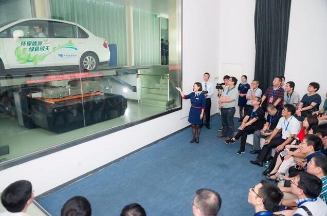 9月1日，中國(guó)晚報(bào)工作者協(xié)會(huì)每年一屆的年會(huì)在廣州舉行。今年以“探索智慧城市”為主線，羊城晚報(bào)報(bào)業(yè)集團(tuán)組織全國(guó)晚報(bào)上百名社長(zhǎng)來到廣州天河區(qū)CBD，感受廣州智慧城市發(fā)展成就