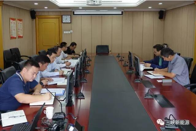 8月31日，三峽新能源在北京召開海上風(fēng)電在建項(xiàng)目專題會議，公司總經(jīng)理李斌，海上風(fēng)電事務(wù)部、東北分公司、江浙公司主要負(fù)責(zé)人參加會議。會議由副總經(jīng)理王益群主持