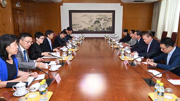 國家能源局新公布的官方消息顯示，國家能源局核電司原司長劉寶華已升任為國家能源局副局長。9月4日，國家能源局官網(wǎng)發(fā)布消息稱，8月31日，國家能源局副局長劉寶華在北京會見法國阿海琺公司首席執(zhí)行官方特納一行，雙方就中國“十三五”能源規(guī)劃、現(xiàn)有合作項目、未來合作前景和當(dāng)前主要工作等交換了意見