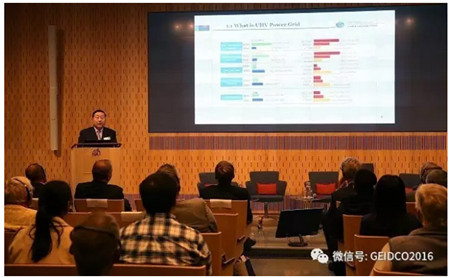 斯德哥爾摩時間9月4日，應(yīng)瑞典皇家工程院邀請，全球能源互聯(lián)網(wǎng)發(fā)展合作組織主席、中國電力企業(yè)聯(lián)合會理事長劉振亞出席了該院專門舉辦的“電網(wǎng)互聯(lián)互通推動可再生能源發(fā)展”專題論壇，并作題為“特高壓電網(wǎng)和全球能源互聯(lián)網(wǎng)”的主旨演講。瑞典皇家工程院成立于1919年，是世界第一個國家級工程院，是有百年歷史和廣泛影響力的著名學(xué)術(shù)機(jī)構(gòu)