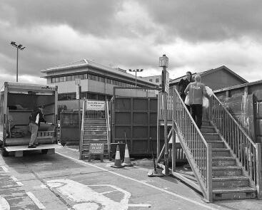 特別關(guān)注綠色生活，離不開妥善處理生活垃圾。英國是一個垃圾分類制度嚴(yán)格、循環(huán)利用程度很高的國家