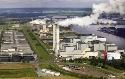 馬克思說，事物發(fā)展的過程是曲折的(恩格斯說，馬克思說得對(duì)<(￣幔)>)。所以!!!今天我們就講一下日本垃圾分類管理的曲( hu  shuo)折(ba dao)的發(fā)展歷程吧O(∩_∩)O~~廢話不多說，直接上干貨∑(っ °Д ° )っ一、末端處理階段20世紀(jì)50年代中期，日本迎來了經(jīng)濟(jì)高度增長期，與此同時(shí)“大量生產(chǎn)，大量消費(fèi)，大量廢棄”的社會(huì)現(xiàn)象也隨之出現(xiàn)，從而導(dǎo)致垃圾排放量的急劇增加