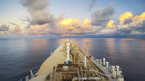 
            	根據(jù)美國石油協(xié)會（API），到2040年增多的液化天然氣出口有望為美國經(jīng)濟增加730億美元。這一增長還將支持多達45.2萬個新增就業(yè)崗位