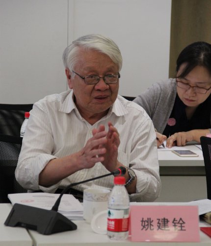 
            	9月19日，國家科技部重大科學(xué)儀器設(shè)備開發(fā)專項(xiàng)――“面向復(fù)雜工況的激光高溫濕度傳感器研制及產(chǎn)業(yè)化”項(xiàng)目啟動(dòng)儀式在北京召開。該項(xiàng)目專家組負(fù)責(zé)人、我國著名激光和非線性光學(xué)專家、中科院院士姚建銓教授在接收媒體采訪時(shí)稱，用激光對(duì)水氣以及各種氣體進(jìn)行檢測(cè)，可以說是一項(xiàng)革命性的技術(shù)