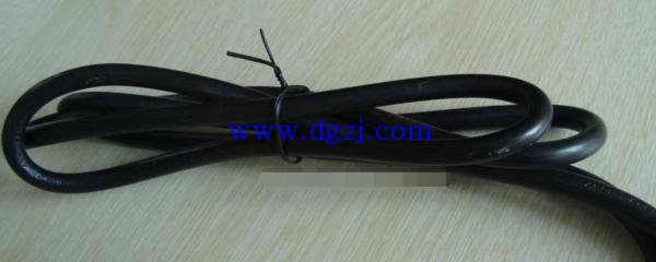 
        	插座電線電線繞捆纏繞方法 
把一根線折5-6折，第一折放盡量長點(diǎn)，把線圈繞在上面，到最后一圈把線伸到長的一折里，拉緊第一折就行了 
電線是可以困扎的，把電源線繞成圓形的圈圈捆扎起來比較好，這樣會(huì)對(duì)線的影響比較小，這樣不僅美觀而且實(shí)用。 
1、可以用普通的綁繩將電源線捆綁