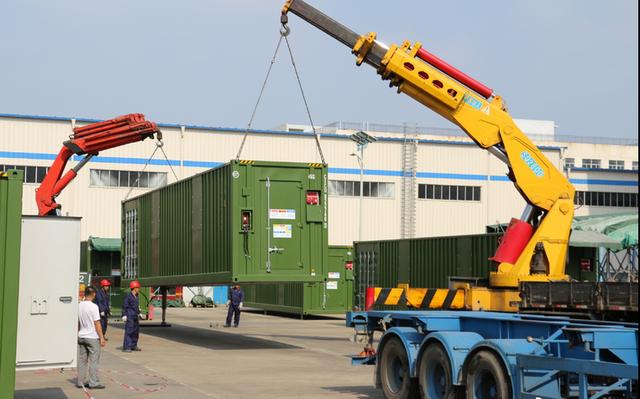 
	中國儲能網(wǎng)訊：近幾年，全球儲能產(chǎn)業(yè)進(jìn)入加速發(fā)展期，儲能市場呈現(xiàn)規(guī)?；M(jìn)一步商業(yè)化發(fā)展趨勢。 比亞迪已經(jīng)安裝和正在參與實(shí)施的電池儲能項(xiàng)目，在國內(nèi)， 包括深圳寶清儲能電站、張北風(fēng)光儲輸示范工程以及核電站應(yīng)急電源等多個(gè)示范項(xiàng)目; 在美國PJM調(diào)頻市場上，比亞迪儲能產(chǎn)品超過50%的市場份額