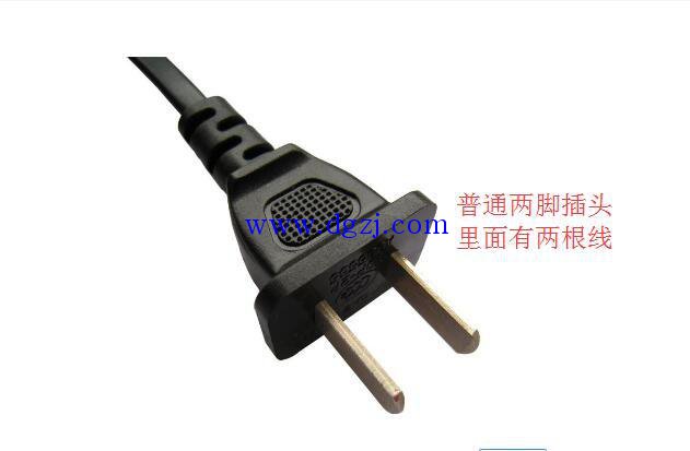 
        	兩腳插頭和三腳插頭的區(qū)別及四腳插頭的作用 
根據(jù)民用電器生產(chǎn)使用安全法則；“86型5孔面板設(shè)計(jì)容量不得超過(guò)10安培”，也就是一個(gè)86型5孔面板同時(shí)只能使用2200瓦以下的電器，為防止兩樣家電同時(shí)使用而超載造成安全隱患，故意這樣設(shè)計(jì)的。超過(guò)2200瓦的電器只能使用3孔16安培面板，比如大功率的空調(diào)，電熱水器