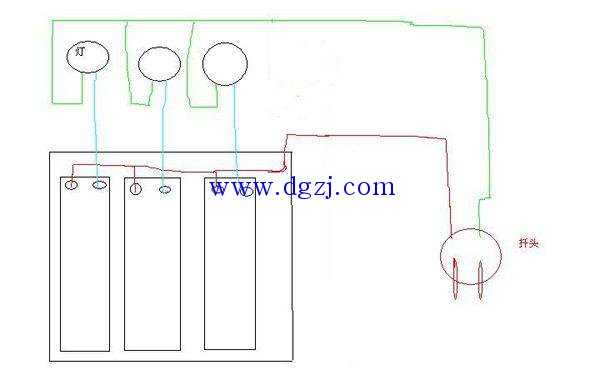 
        	三開開關(guān)接線方法圖解 
把三個(gè)入線全部并聯(lián)。出線是接的燈泡需分開，零線接燈泡的另一端