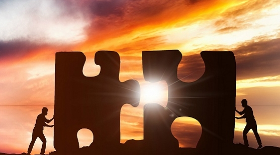 今年前10個月，鋰電全產業(yè)鏈發(fā)生并購31起，涉及并購金額320億元。

圖片來源：攝圖網
近年來受市場追捧的鋰電行業(yè)，在2017年陷入低谷