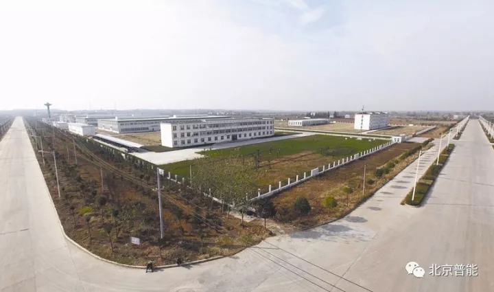 
	中國(guó)儲(chǔ)能網(wǎng)訊：全釩氧化還原液流電池（VRB?）儲(chǔ)能系統(tǒng)憑借其全壽命周期內(nèi)成本低、循環(huán)壽命長(zhǎng)等一系列突出優(yōu)勢(shì)，在太陽(yáng)能、風(fēng)能等可再生能源的迅猛發(fā)展中發(fā)揮著至關(guān)重要的作用，正在并且將持續(xù)改變世界能源結(jié)構(gòu)。



	全釩液流電池技術(shù)的全球領(lǐng)導(dǎo)者——普能公司，成功簽署“湖北棗陽(yáng)10MW光儲(chǔ)用一體化示范項(xiàng)目”儲(chǔ)能系統(tǒng)合同