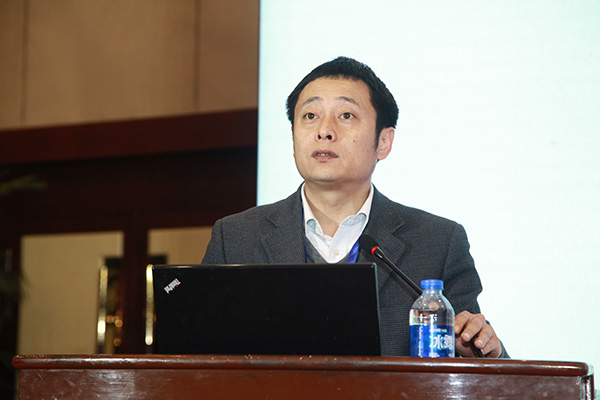 
	中國儲能網訊：近日，國家能源主動配電網技術研發(fā)中心主任姜久春發(fā)表演講，主題是：鋰電池儲能系統(tǒng)關鍵技術。


	演講內容如下：


	 


	姜久春：


	我講的是關于電池儲能，我們交大一直在做儲能方面，從電力系統(tǒng)、電動汽車一直到軌道交通，我們今天講的是關于電力系統(tǒng)應用中，我們正在做的一些事情