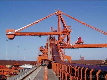 
                    
	近年來，中國制造業(yè)“走出去”被視為實(shí)現(xiàn)產(chǎn)業(yè)升級(jí)和產(chǎn)能轉(zhuǎn)移的有效途徑，在政策和市場的雙重驅(qū)動(dòng)下，今年前兩月，中國對外投資同比下降52.8%，但對實(shí)體經(jīng)濟(jì)和新興產(chǎn)業(yè)的投資持續(xù)增長。1~2月對外投資主要流向制造業(yè)以及信息傳輸、軟件和信息技術(shù)服務(wù)業(yè)