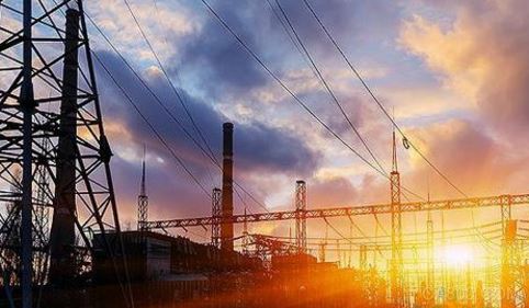 
                    
	 


	2017年半年報已披露完畢，從上半年業(yè)績來看，煤、電企業(yè)這對“蹺蹺板” 再次陷入冰火兩重天的境地。數(shù)據(jù)顯示，有超過九成的電企上半年凈利潤下滑，還有8家電企陷入虧損；而26家煤企上半年業(yè)績均實現(xiàn)大幅增長