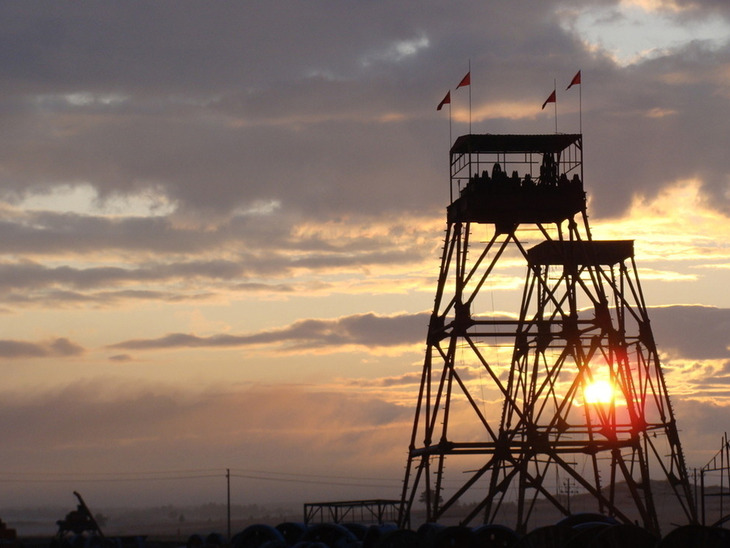 近日，國家發(fā)展改革委、國家能源局印發(fā)了《煤炭工業(yè)發(fā)展“十三五”規(guī)劃》（以下簡稱《規(guī)劃》）?！兑?guī)劃》闡明了“十三五”時(shí)期我國煤炭工業(yè)發(fā)展的指導(dǎo)思想、基本原則、發(fā)展目標(biāo)、主要任務(wù)和保障措施，是指導(dǎo)煤炭工業(yè)科學(xué)發(fā)展的總體藍(lán)圖和行動(dòng)綱領(lǐng)