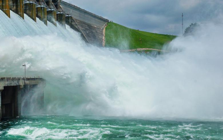 
            	日前，德國(guó)和加納已簽署1億歐元的雙邊協(xié)議，以支持加納可再生能源項(xiàng)目的私人投資。德國(guó)和加納簽署1億歐元可再生能源合作協(xié)議加納當(dāng)?shù)孛襟w報(bào)道，德國(guó)總統(tǒng)施泰因邁爾對(duì)加納進(jìn)行為期三天的訪問(wèn)期間，兩國(guó)簽署了投資和改革合作協(xié)議