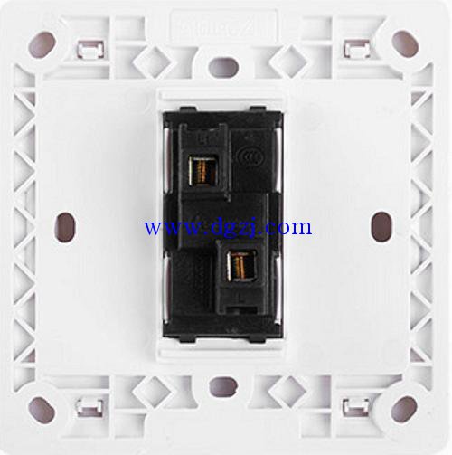 
        	單控開關(guān)和雙控有什么不同 
下圖就是一個(gè)單控開關(guān)的背面圖 
 
從上圖我們可知單控開關(guān)后面有二個(gè)接線孔，一個(gè)孔火線進(jìn)，另外一個(gè)孔火線出，然后接到燈上，再看下圖。 
 
這個(gè)是雙控開關(guān)的背面，可以看出雙控開關(guān)比單控開關(guān)多了一個(gè)接線孔，所以買開關(guān)的時(shí)候一定要看清楚，如果你只是單控的就買單控開關(guān)，如果你想雙控就要買雙控開關(guān)，后面是三個(gè)孔的，再看一下下面雙控開關(guān)的接線圖 
 
是不是很簡(jiǎn)單，就算你不知道原理，只要把開關(guān)的L1和另外一個(gè)開關(guān)的L1接上，L2和L2接上就可以了