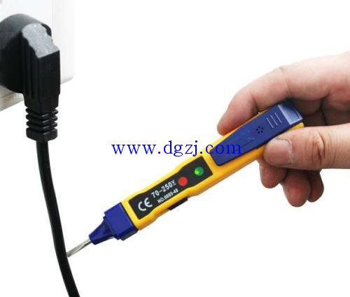 
        	液晶數(shù)顯感應(yīng)測電筆的使用方法 
首先說感應(yīng)電筆測火線零線，直接在外皮測試會亮就是火，短路也是一樣的，沿著電線測量，要靠近一點(diǎn)挨著電線，但是感應(yīng)電筆很少人用的現(xiàn)在，因?yàn)榄h(huán)境因素影響太多，測出來的結(jié)果不是很準(zhǔn)確的！ 
 
 

①這種測電筆不僅能測交流220Ⅴ，也能測110V，甚至低到12V，也能測直流電。具體使用方法參照說明書，這里就不敘述了