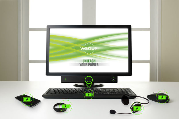 若能使用無線充電技術(shù)為附近所有電子設(shè)備充電，那實(shí)在比插座方便太多了，美國聯(lián)邦傳播委員會(huì)(FCC)最近終于批準(zhǔn)了第一個(gè)“長(zhǎng)距離”無線充電技術(shù)認(rèn)證，是連蘋果公司都看好的無線充電開發(fā)商 Energous 旗下充電產(chǎn)品 WattUp Mid Field，最多可在 1 米范圍內(nèi)傳輸電力。

你眼前看得到的所有小型電子設(shè)備如手機(jī)、平板電腦、健身追蹤器、智能手表、無線鍵盤、無線鼠標(biāo)等，以后可能不必再“東拉西扯”各種充電線了，一種長(zhǎng)距離充電技術(shù)現(xiàn)在已經(jīng)獲得美國官方機(jī)構(gòu)認(rèn)證