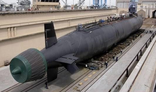 礦產(chǎn)資源對(duì)一個(gè)國家的發(fā)展意義重大!特別是具有重大軍事意義的戰(zhàn)略資源，比如石油。
除了石油外，還有種資源也很重要，它就是鋰