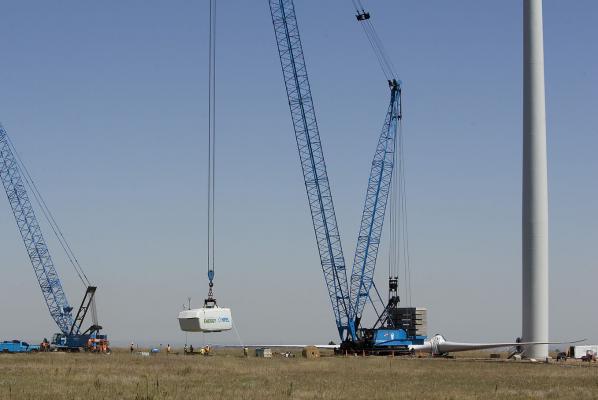 
            	歐洲復(fù)興開發(fā)銀行日前表示，將為土耳其工業(yè)發(fā)展銀行提供總計(jì)8500萬(wàn)美元貸款，助其發(fā)展風(fēng)電、能效等可再生能源項(xiàng)目。土耳其工業(yè)發(fā)展銀行表示，可持續(xù)投資已經(jīng)占銀行貸款業(yè)務(wù)組合的60％左右