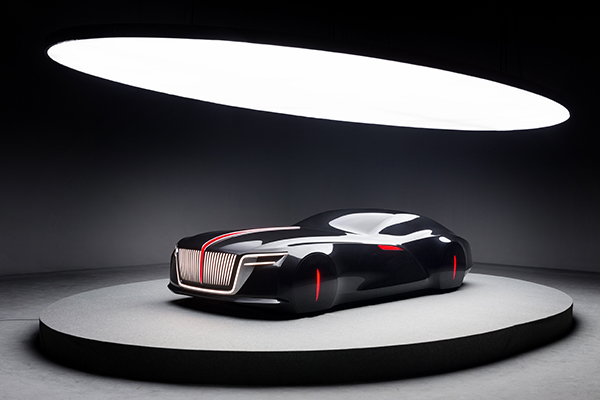 
                
	
                    
	1月8日，中國第一汽車集團(tuán)有限公司董事長、黨委書記徐留平在品牌戰(zhàn)略發(fā)布會(huì)上表示，新紅旗未來的量產(chǎn)目標(biāo)是，2020年達(dá)到銷量10萬臺(tái)級。

	據(jù)介紹，新紅旗的概念模型車已在紅旗上海研發(fā)分院制作完成