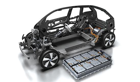 
	中國儲能網(wǎng)訊：雖然新能源汽車行業(yè)已經(jīng)推廣數(shù)年，但是相比輿論宣傳的聲勢，實際發(fā)展的情況一直是“雷聲大、雨點小”，傳統(tǒng)整車企業(yè)缺乏實際的激情，新創(chuàng)品牌又缺乏資金和技術支持。


	


	隨著2017年9月“雙積分”政策的正式出臺，輿論普遍認為2018年將會是新能源汽車行業(yè)騰飛的一年，理由很簡單，無論是整車企業(yè)還是消費者，對新能源行業(yè)已經(jīng)有了一定程度的理解和了解，上下游配套企業(yè)的整合工作也已經(jīng)進行了數(shù)年的積累