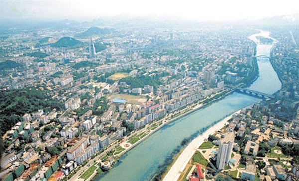 
                
	
                    
	11日晚間，遠(yuǎn)東智慧能源股份有限公司（簡稱：智慧能源 股票代碼：600869）發(fā)布對(duì)外投資公告，智慧能源子公司遠(yuǎn)東智投擬出資2億元增資南氏鋰電新材料，交易完成后遠(yuǎn)東智投將持有南氏鋰電新材料10%股權(quán)。

	智慧能源與“亞洲鋰都”宜春規(guī)模最大的碳酸鋰制造商——南氏實(shí)業(yè)擬分別出資4000 萬元、5000 萬元對(duì)智慧能源全資子公司遠(yuǎn)東宜春進(jìn)行增資，交易完成后智慧能源與南氏實(shí)業(yè)將各自