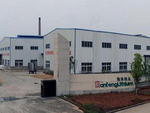 
                
	
                    
	1月6日，江西贛鋒鋰業(yè)發(fā)布公告稱，將以募集資金2.77億元向贛鋒電池進行增資，用于年產(chǎn)0.6GWh高容量鋰離子動力電池項目的建設(shè)。此外，贛鋒鋰業(yè)還通過增資、設(shè)立子公司等方式擴張著自己的業(yè)務(wù)范圍