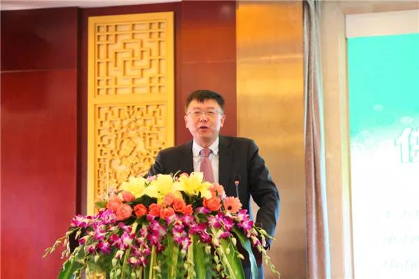 
	近年來(lái)，惠州億緯鋰能股份有限公司圍繞著“追求卓越、質(zhì)量?jī)?yōu)先、創(chuàng)造價(jià)值、言而有信、團(tuán)隊(duì)合作、尊重個(gè)人”的企業(yè)核心價(jià)值觀，依托“科技創(chuàng)新、智能制造、嚴(yán)于管理”三大抓手，在鋰電池業(yè)務(wù)上取得了長(zhǎng)足的發(fā)展，向著高質(zhì)量發(fā)展邁出了重要一步。



	黨的十九大報(bào)告作出中國(guó)經(jīng)濟(jì)已由高速增長(zhǎng)階段轉(zhuǎn)向高質(zhì)量發(fā)展階段的重大判斷，鋰電企業(yè)迎來(lái)大有可為、再展宏圖的新時(shí)代