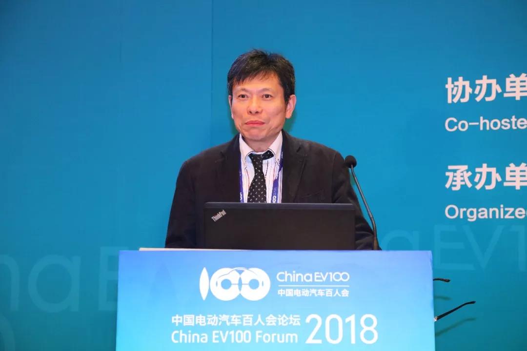 
	各位專家，各位老師，下午好！非常高興有這個(gè)機(jī)會(huì)來(lái)參加百人會(huì)論壇，來(lái)跟大家共同探討如何普及新能源汽車。我今天講的課題是如何洞察車載動(dòng)力電池心靈的分析解析技術(shù)，主要用于電池安全性、壽命智能型預(yù)測(cè)與新型固體電池的開(kāi)發(fā)