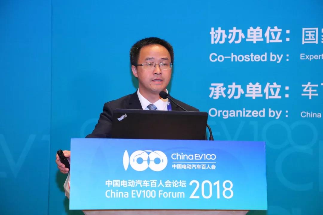 
	非常高興也非常榮幸沃特瑪電池能夠在中國(guó)電動(dòng)汽車百人會(huì)這個(gè)平臺(tái)上去做一個(gè)分享。我今天演講的主題是“創(chuàng)新驅(qū)動(dòng)，共贏未來(lái)”