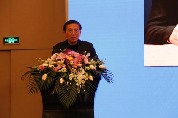 
                
	
                    
	1月24日下午，為貫徹落實黨的十九大報告提出的“激發(fā)和保護企業(yè)家精神”，更好地推動企業(yè)代際傳承，培養(yǎng)新生代企業(yè)家，保持領(lǐng)先企業(yè)的競爭優(yōu)勢，江蘇省中小企業(yè)協(xié)會、江蘇省鄉(xiāng)鎮(zhèn)企業(yè)家協(xié)會和江蘇省民營企業(yè)發(fā)展促進會在宜興舉辦“企業(yè)代際傳承與新生代企業(yè)家培養(yǎng)”專題座談會。遠東控股集團有限公司創(chuàng)始人、董事局主席、黨委書記蔣錫培，集團董事、黨委副書記、遠東智慧能源股份有限公司（簡稱：智慧能源