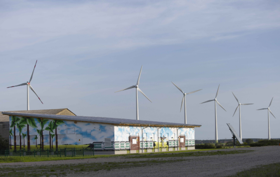 
	中國儲能網(wǎng)訊：歐洲電力儲能市場在過去兩年中取得了令人矚目的增長。歐洲各國2015年新安裝的蓄電池容量達(dá)到300兆瓦時，而到了2017年，就增加到700兆瓦時以上