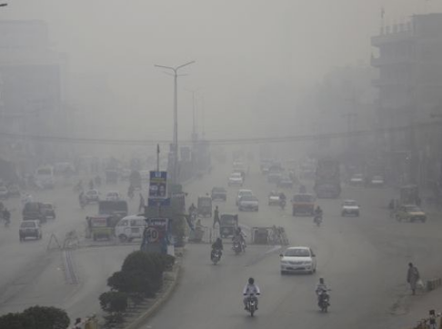 
            	歐佩克組織OPEC近日表示,全球化石燃料需求增長將穩(wěn)步減緩,從2016年至2020年每天平均130萬桶降到2035 - 2040年日均需求30萬桶。但是,OPEC表示,化石燃料將仍是未來幾十年內(nèi)的主要能源