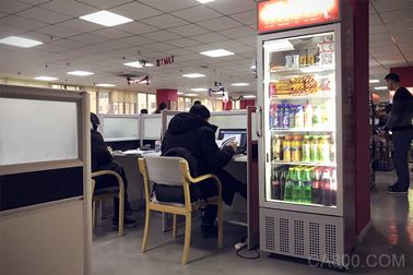 
                    
	  2018年1月26日，全球首款智能無人零售貨柜GodBag 
X在北京著名青少年在線英語(yǔ)教育公司GoGoTalk的辦公區(qū)投入商用。這款代號(hào)為X的智能無人貨柜由智能鎖具和冰柜兩部分組成