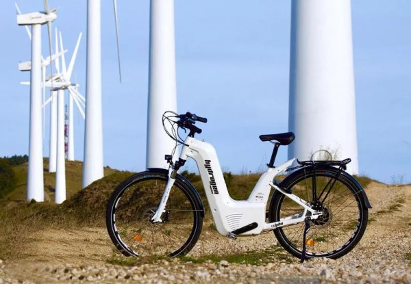 充電兩分鐘，續(xù)航100公里。
正是下邊這款氫能源電動自行車