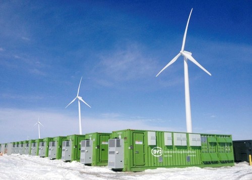 
	中國(guó)儲(chǔ)能網(wǎng)訊：有著“行業(yè)風(fēng)向標(biāo)”之稱的德國(guó)權(quán)威調(diào)研機(jī)構(gòu)EuPD Research日前將象征著品質(zhì)金獎(jiǎng)的“2018年頂級(jí)品牌”大獎(jiǎng)?lì)C給來(lái)自中國(guó)的新能源企業(yè)比亞迪。


	經(jīng)過(guò)層層的民意調(diào)查和投票，嚴(yán)苛的競(jìng)爭(zhēng)評(píng)選……過(guò)五關(guān)斬六將，比亞迪從眾多國(guó)際強(qiáng)手中“殺出重圍”，成為該領(lǐng)域首個(gè)獲此大獎(jiǎng)的中國(guó)企業(yè)