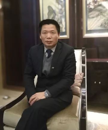 
	中國儲能網(wǎng)訊：售電如何分享萬億電力市場蛋糕？看前沿售電公司給出的真知灼見


	——訪湖南華自科技售配電公司總經(jīng)理鄧海軍


	新一輪電改實施至今近3年的時間里，從售電市場的蟄伏、售電公司的洗牌，售電市場中的各方主體逐漸回歸理性，售電市場的格局日趨明朗，為消費者提供質(zhì)優(yōu)價廉的電力服務(wù)和產(chǎn)品的改革初衷逐步體現(xiàn)。作為改革的必然產(chǎn)物，售電市場逐漸活躍，售電業(yè)務(wù)競爭日趨白熱化，售電公司的命運更是幾家歡笑幾家愁