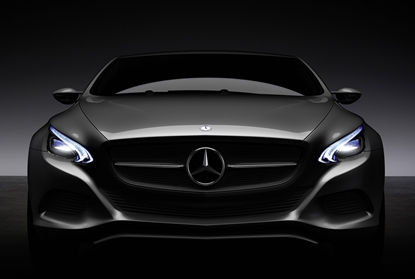 
                
	
                    
	奔馳計劃投資100億歐元（約合124億美元）擴(kuò)大電動汽車產(chǎn)品陣容，并投資10億美元打造一個電池生產(chǎn)網(wǎng)絡(luò)。

	

	奔馳正在全球建造電動汽車和電池制造中心